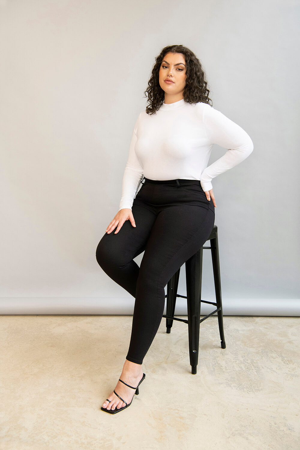 Ultimate 7/8 Jeggings Kurve - Schwarz
