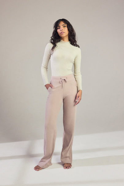files/EVERYDAY_PINK_RIBBED_TROUSER_241022_39868_998d8c4c-69e4-4a29-b133-635a1ef1c2ba.jpg
