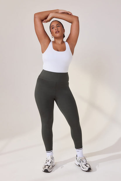 Simone - Height: 5'6 | Wearing Size 42 Tall