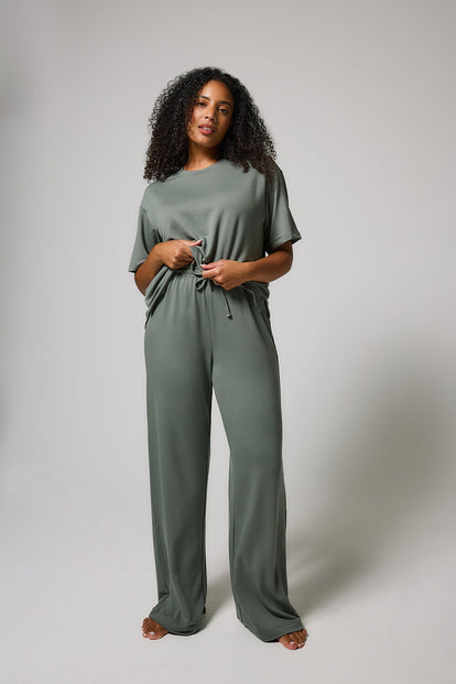 Soft Touch Lounge Set Mit Weitem Bein - Sage Green