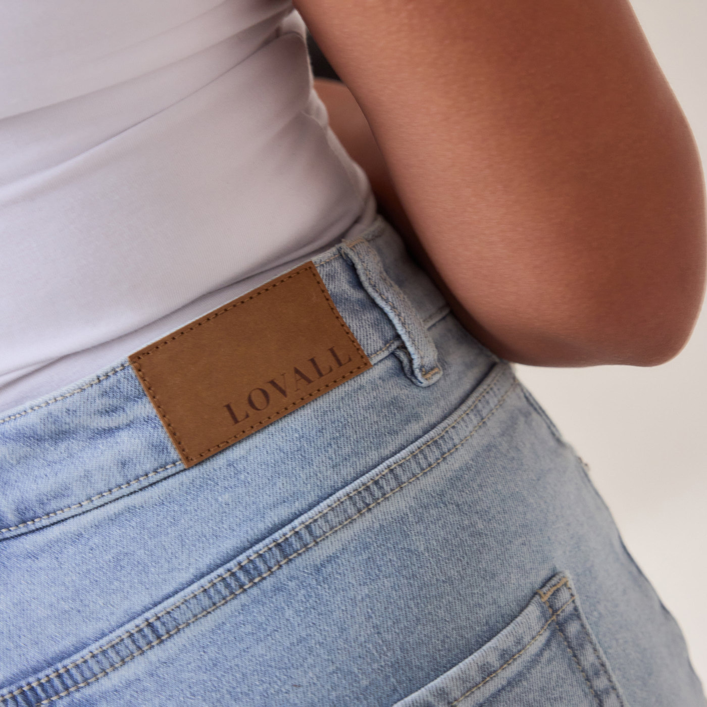 Straight-Fit Jeans - Light Bleach