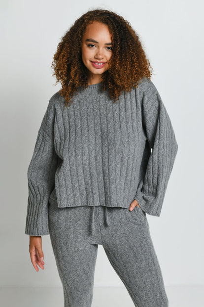 Pullover Mit Zopfstrickmuster - Grauer