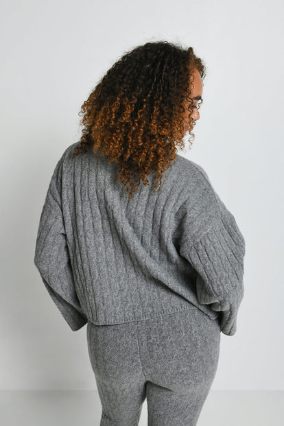 Pullover Mit Zopfstrickmuster - Grauer