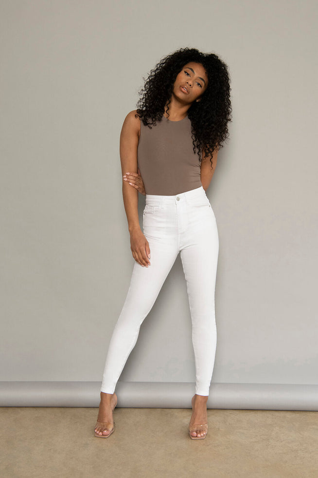files/015_LIFT_AND_SHAPE_JEAN_WHITE_013_1_09624be0-ffb6-4321-9f8f-5c069b0cdd5f.jpg