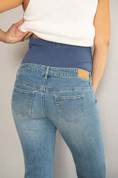 Umstandsjeans mit geradem Bein – Mittelblau