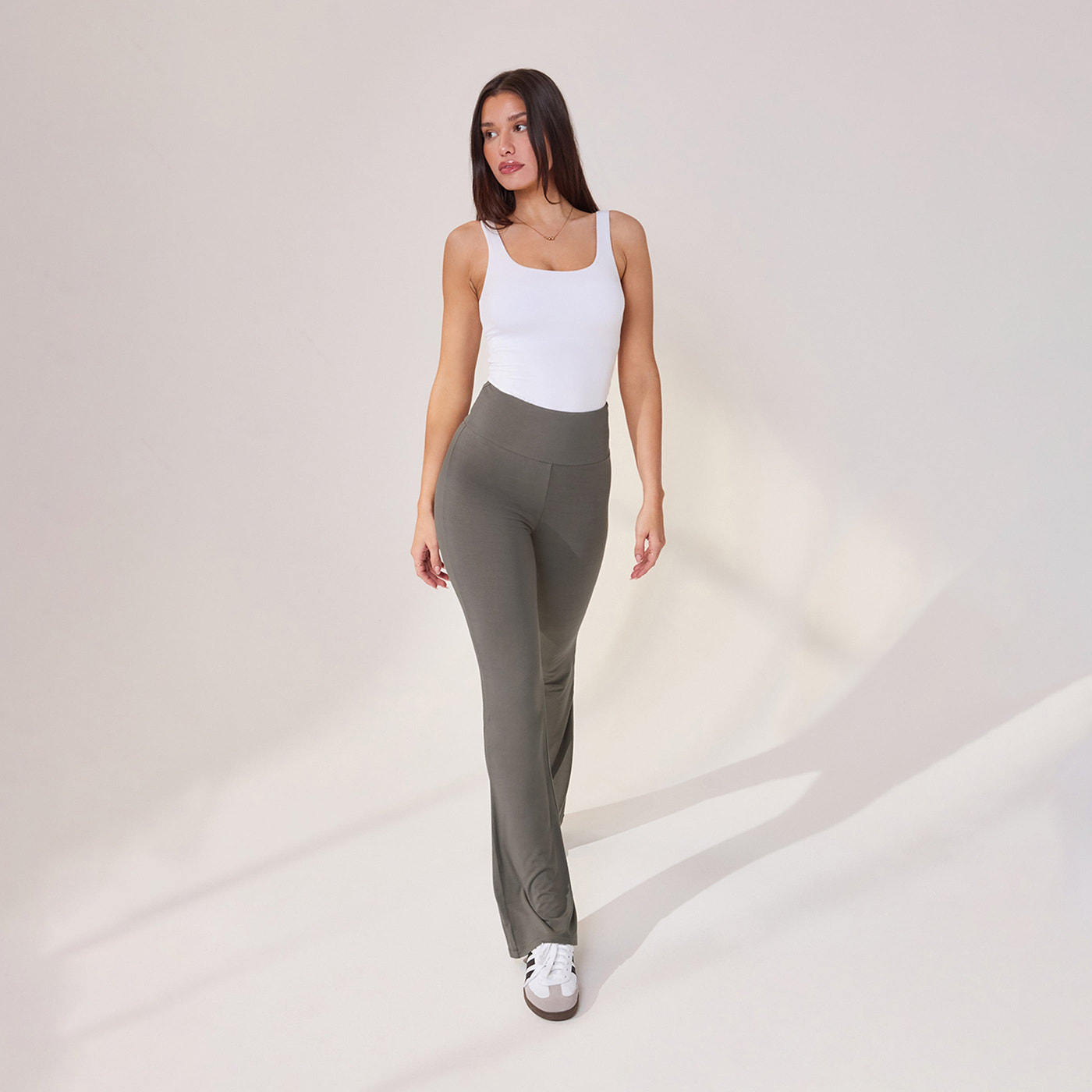 Leichte Leggings mit Schlag - Schiefergrün