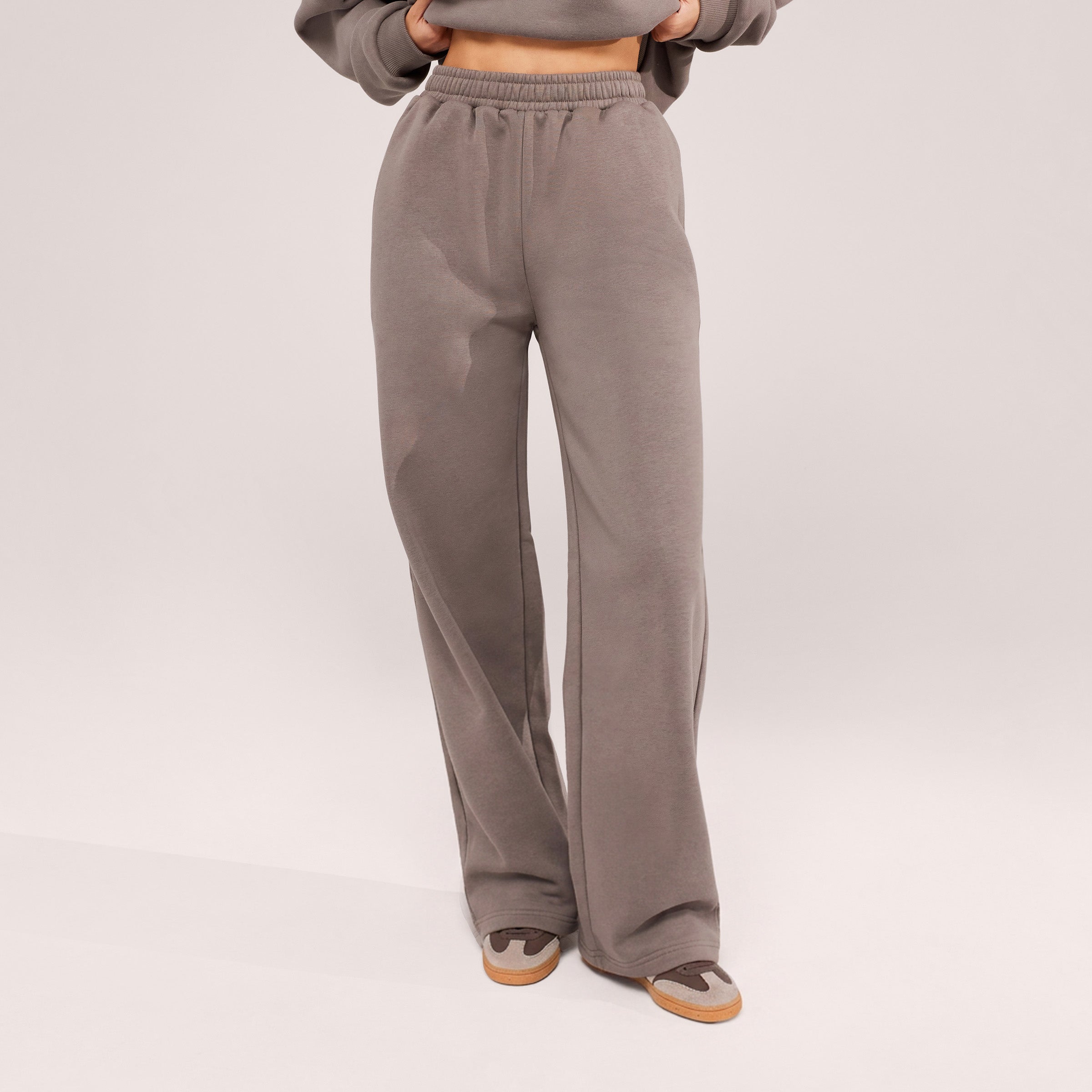 Bio-Jogginghose mit weitem Bein – Black Coffee