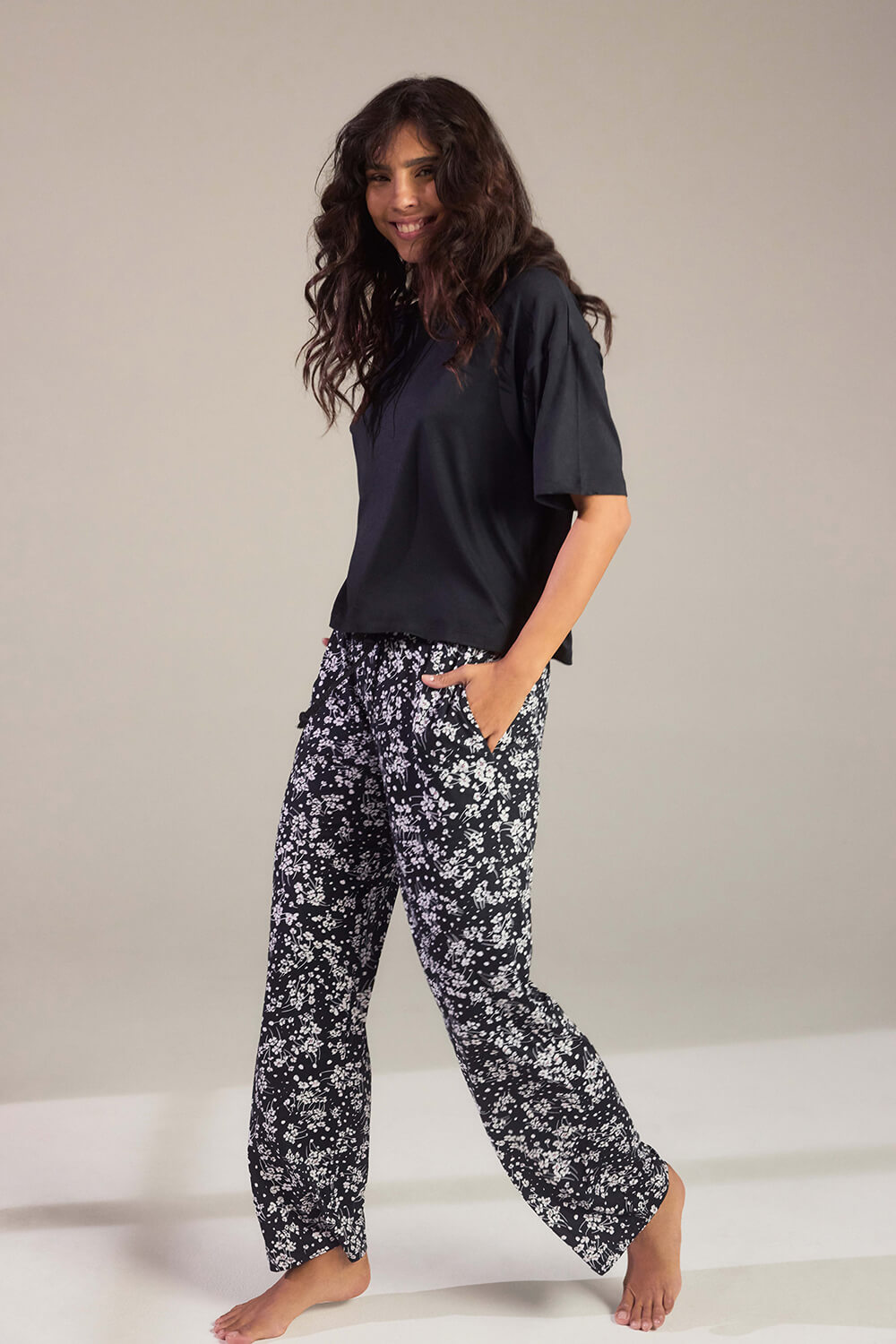 Soft Touch Pyjama Set Curvy - Black Floral