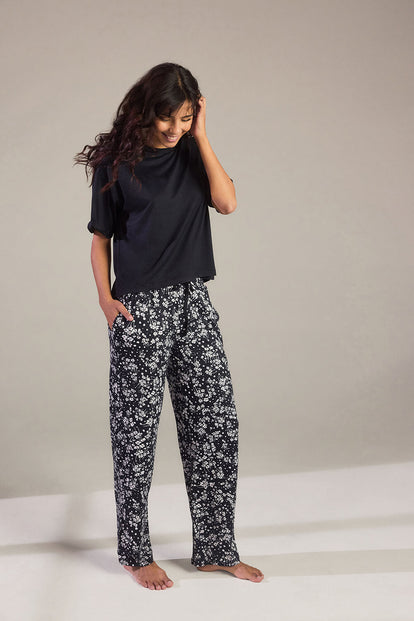 Soft Touch Pyjama Set Curvy - Black Floral