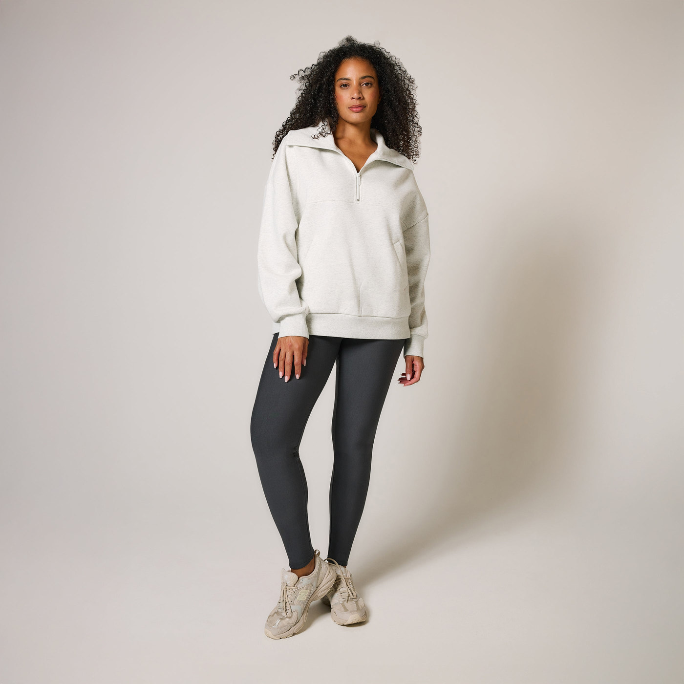 ALL SZN Übergröße 1/4 Zip Bio-Sweatshirt Curvy - Light Grey Marl