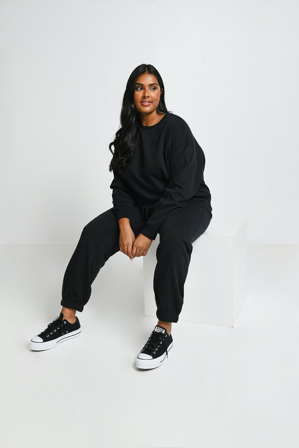 Everyday Sweatshirt Komfort Curvy - Black