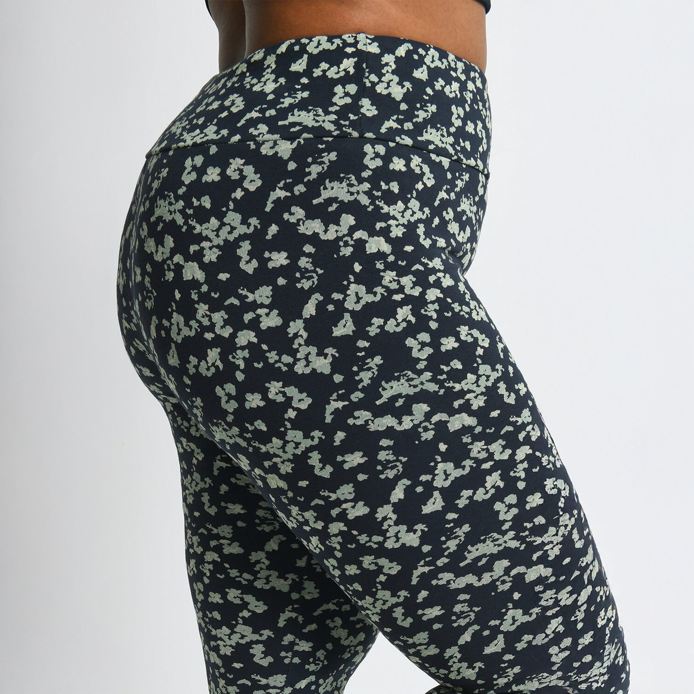 Everyday High Waisted Leggings Curvy - Navy/Green Floral