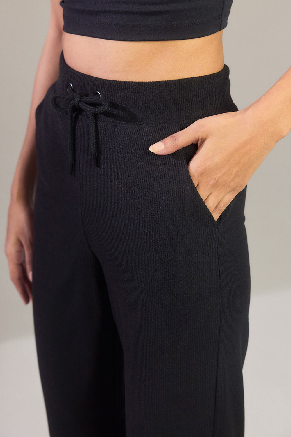 Gerippte Hose mit weitem Bein - Schwarze