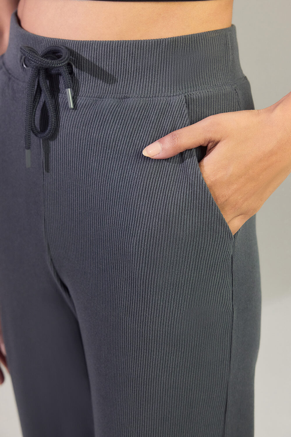 Gerippte Hose mit weitem Bein - Graue