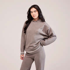Weicher Strickpullover mit Kapuze - Mokka