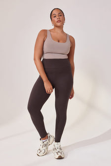 Simone - Height: 5'6 | Wearing Size 42 Tall