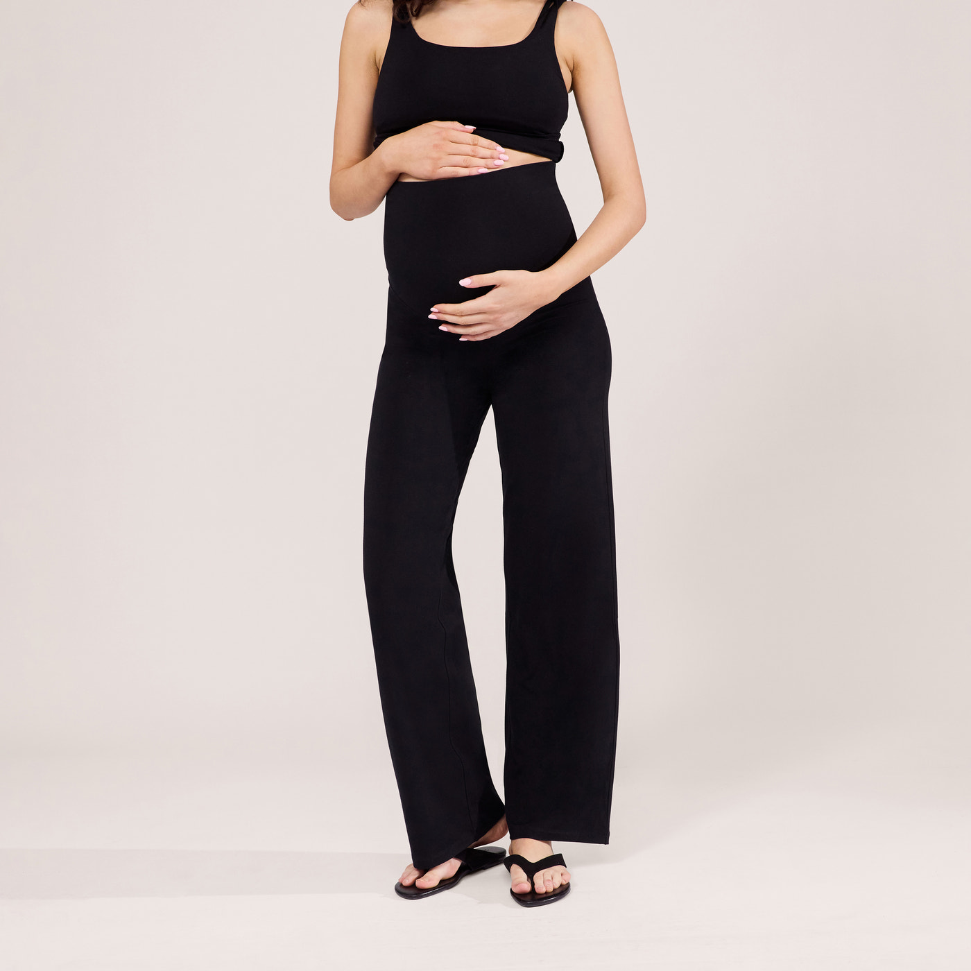 Umstandsleichte Hose mit weitem Bein – Schwarz