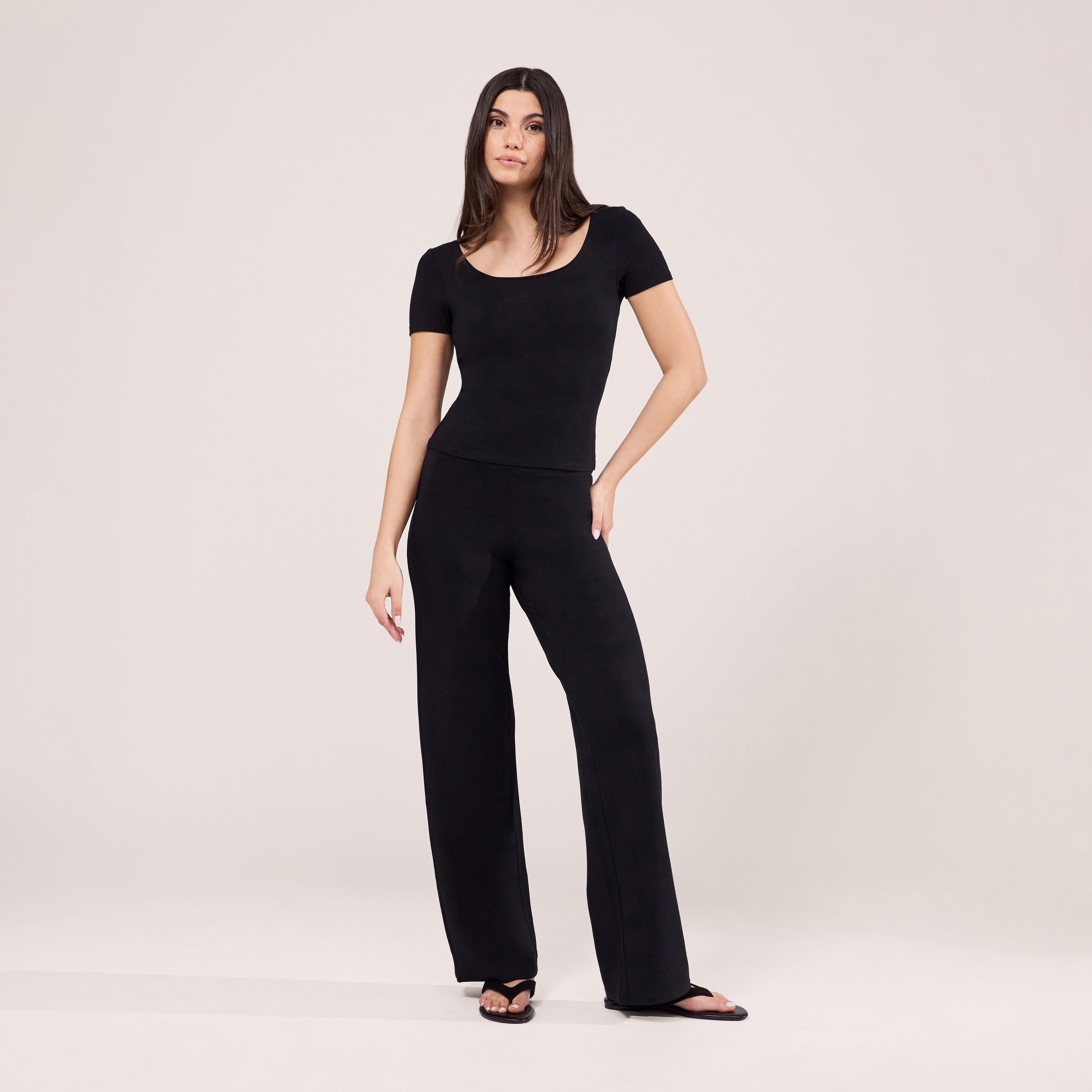 Leichte Hose mit weitem Bein – Schwarz