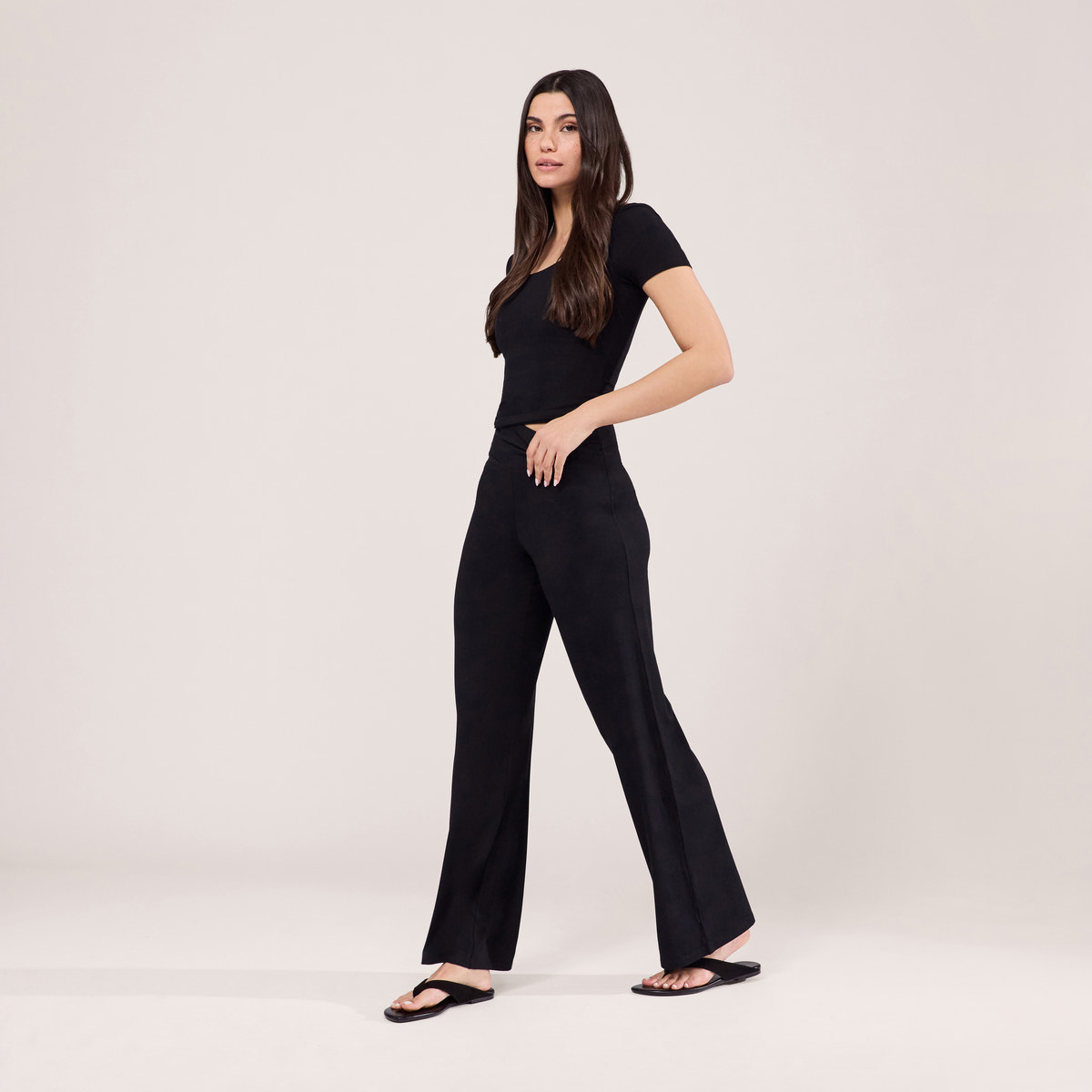 Leichte Hose mit weitem Bein – Schwarz