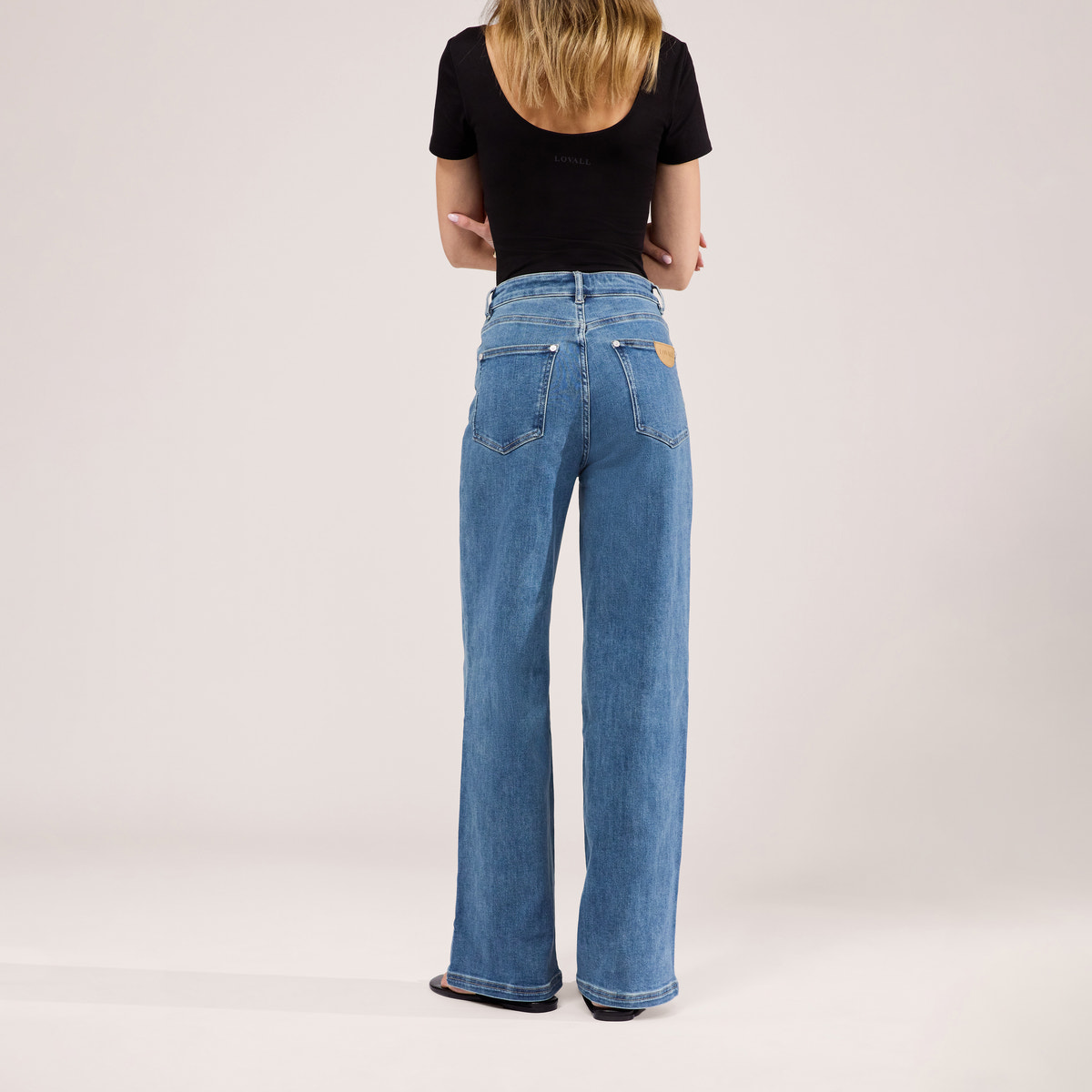 Stretch-Jeans mit weitem Bein – Mittelblau