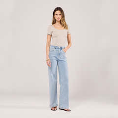 Stretch-Jeans mit weitem Bein – Hell gebleicht