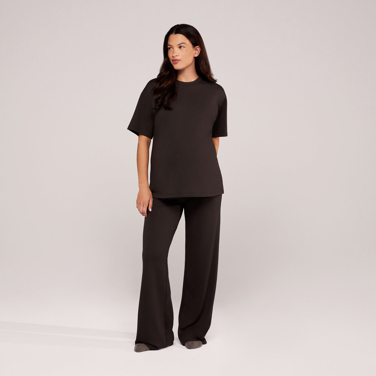Weites Lounge-Set aus Soft-Touch-Stoff – Schwarz