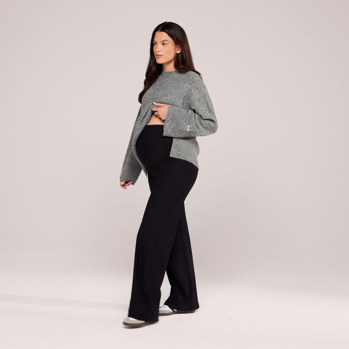 Umstands-Winterleggings mit ausgestelltem Bein – Schwarz