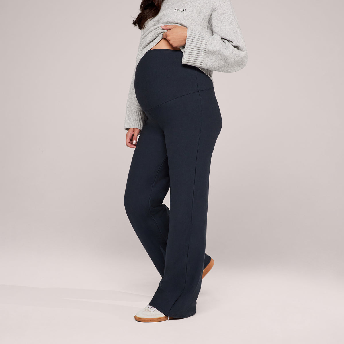Umstands-Winterleggings mit ausgestelltem Bein – Schwarz