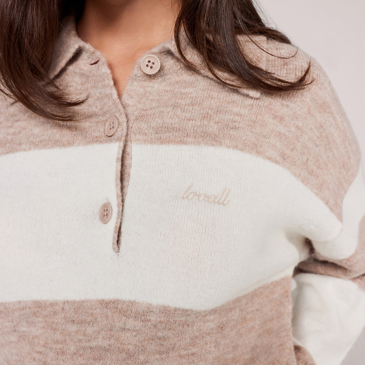 Gebürsteter Strick Oversized Polo Pullover - Beige Gestreift