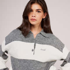 Gebürsteter Oversized-Polo-Pullover aus Strick – Grau gestreift