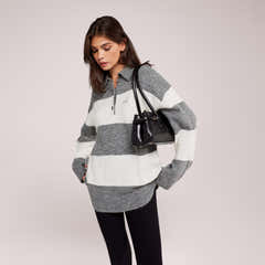 Gebürsteter Oversized-Polo-Pullover aus Strick – Grau gestreift