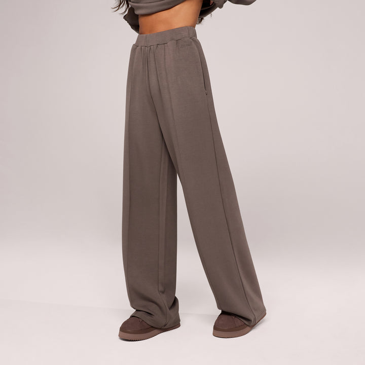 Bio-Jogginghose mit weitem Bein – Black Coffee