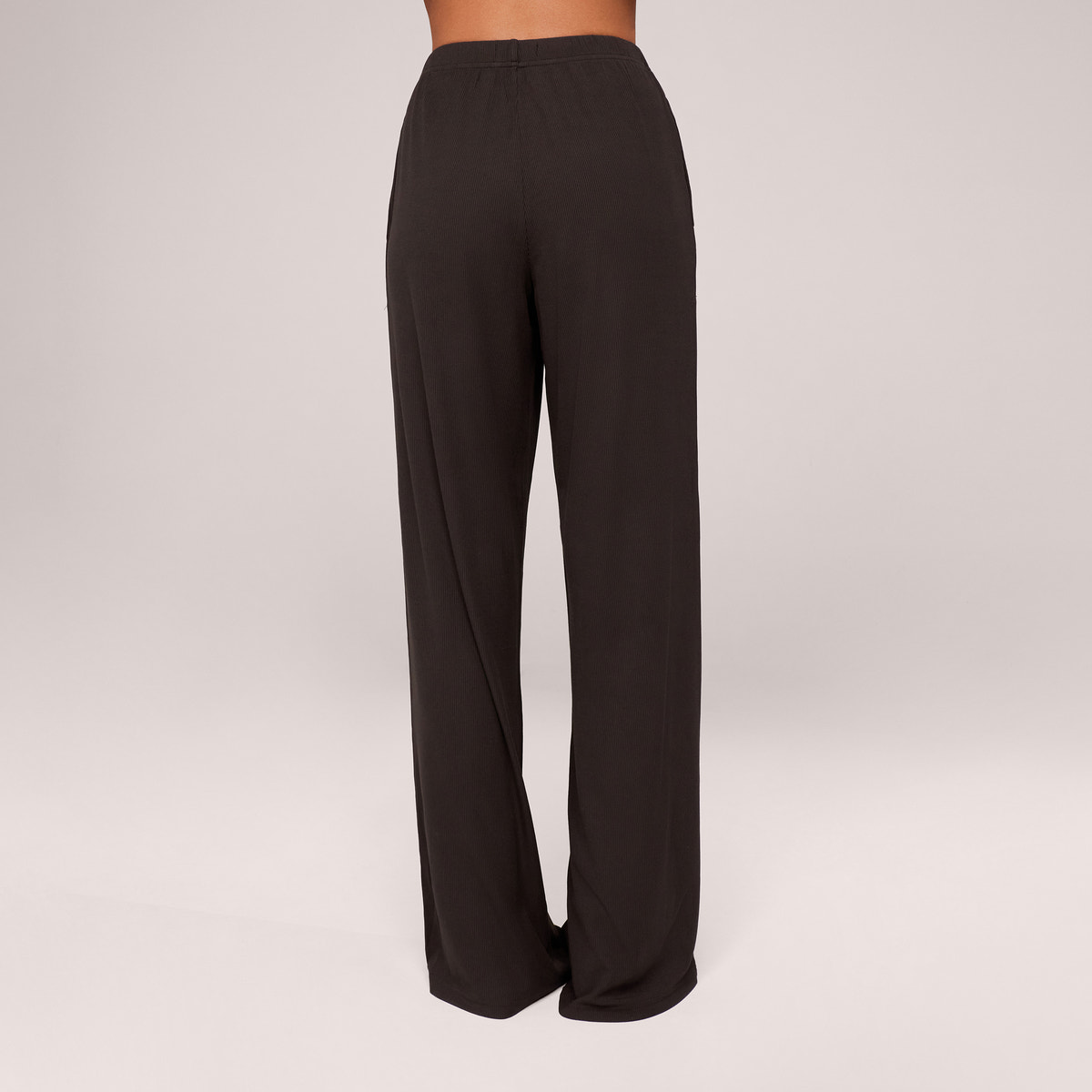 Soft Rib Loungehose mit weitem Bein – Black Coffee