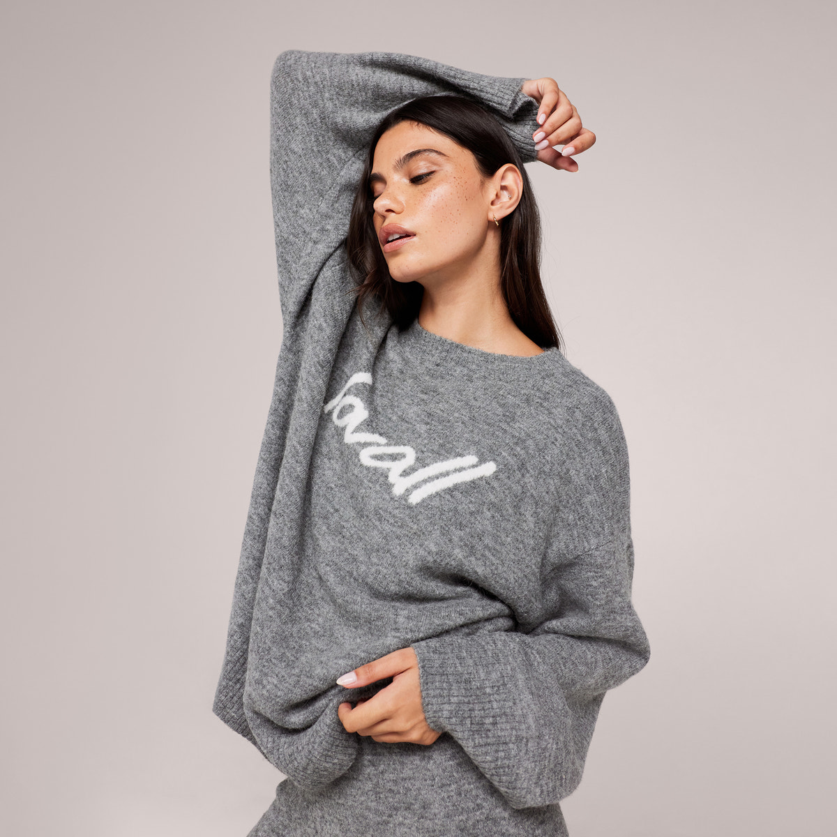 Gebürsteter Strick Oversized Jumper mit Schriftzug - Grau