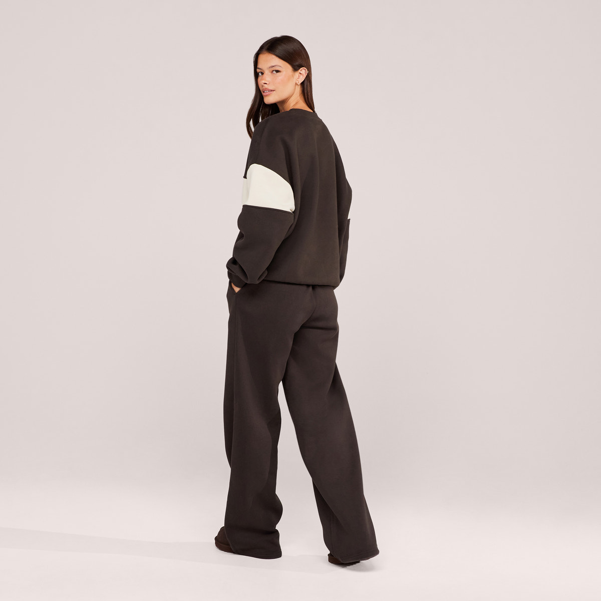 Schweres Oversized Campus-Sweatshirt – Mokka