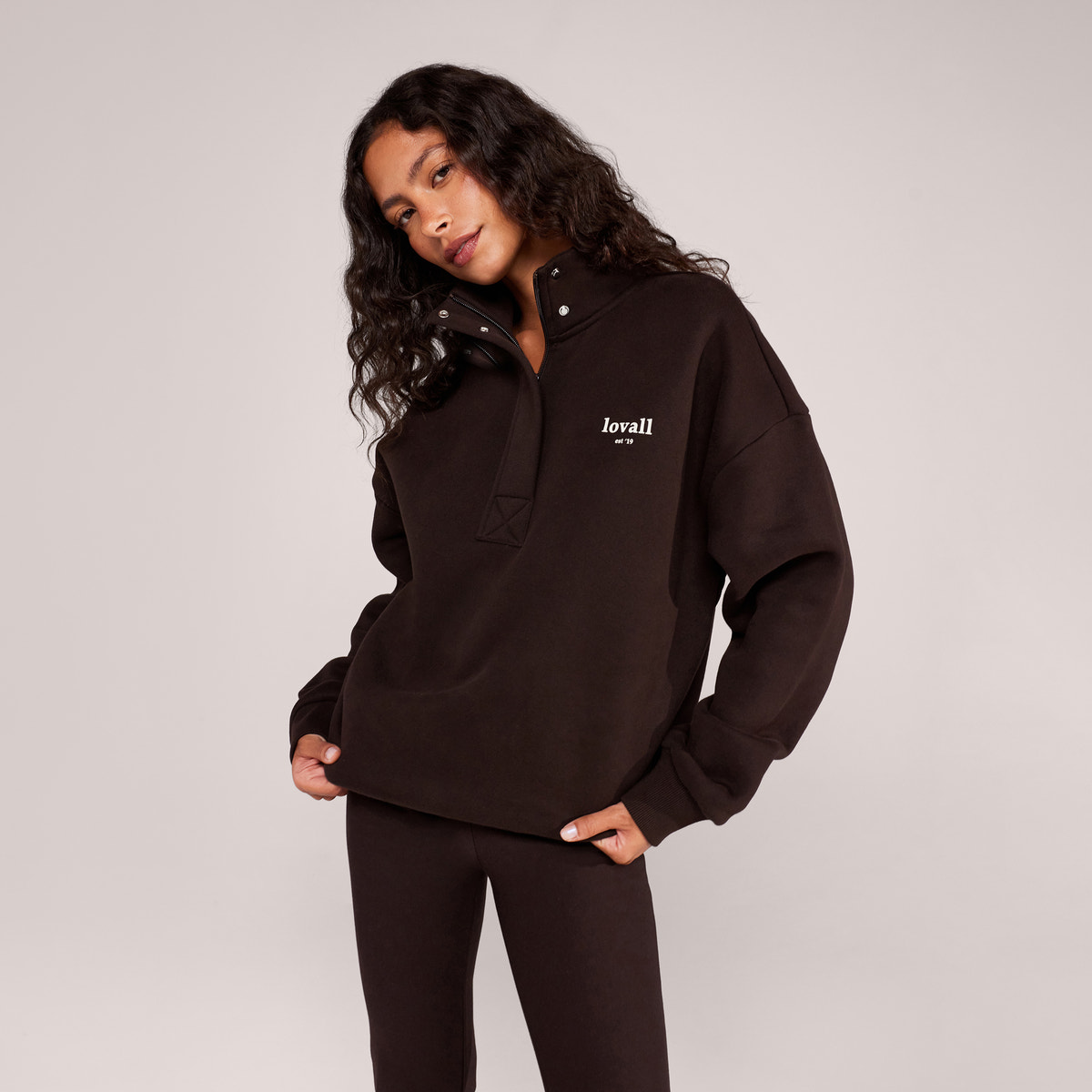 Schweres Sweatshirt mit 1/4-Reißverschluss – Mokka