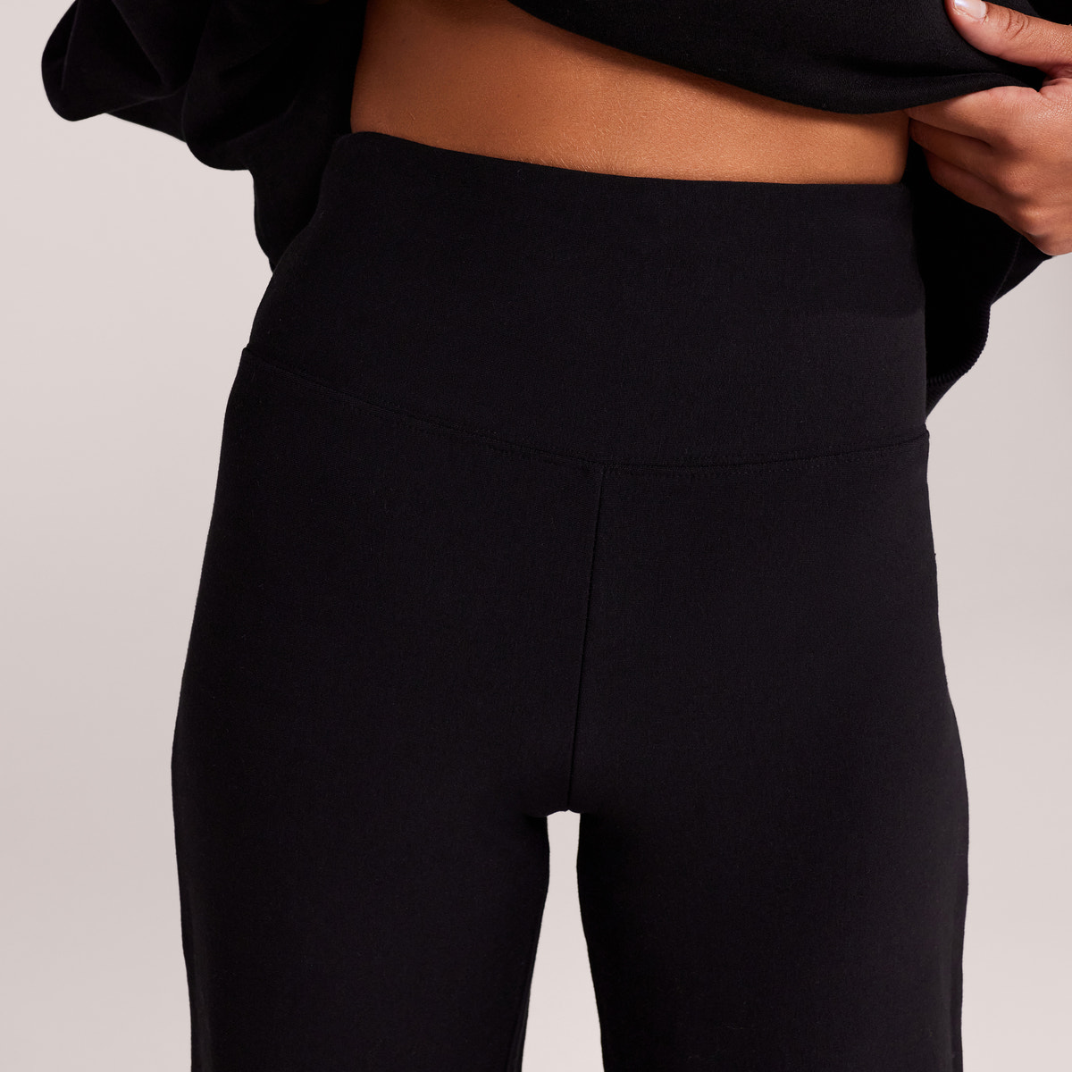 Winterhose mit weitem Bein – Schwarz