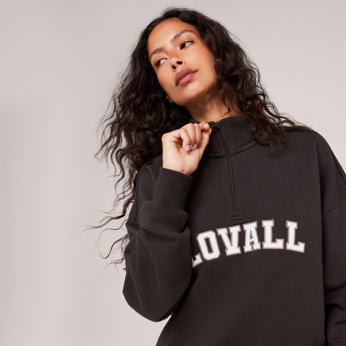 Loopback Varsity 1/4-Zip-Sweatshirt – Black Coffee