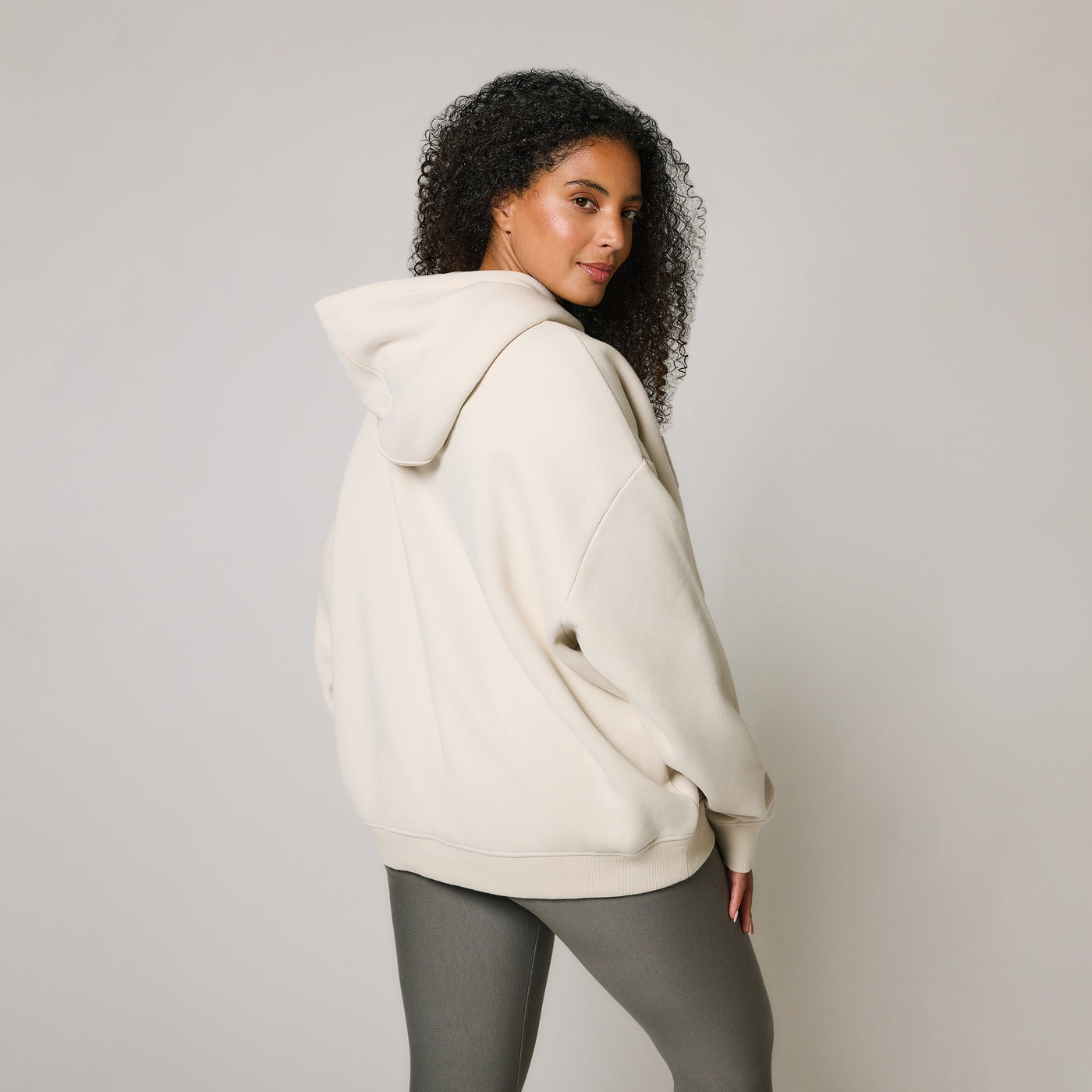 Schwergewicht Übergrößes Hoodie Curvy - Ecru