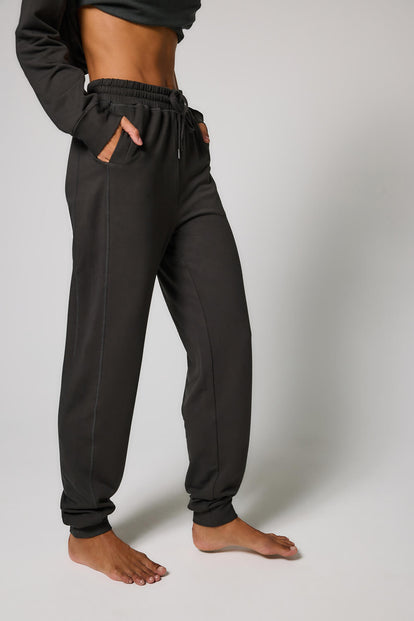 Luxus Lounge Jogginghose Curvy - Black Coffee