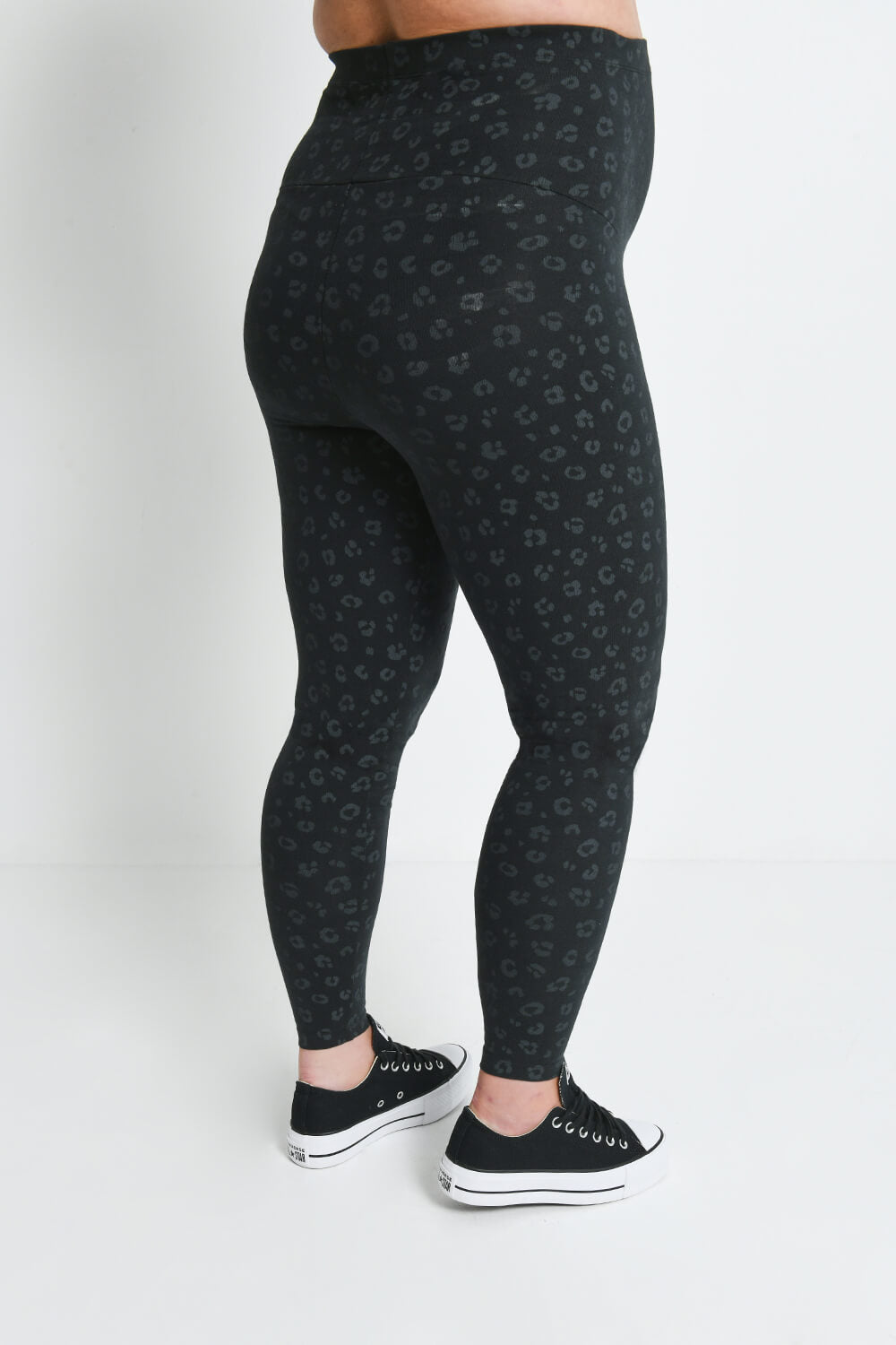 Alltägliche Umstandsleggings - Schwarze mit Animal-Print