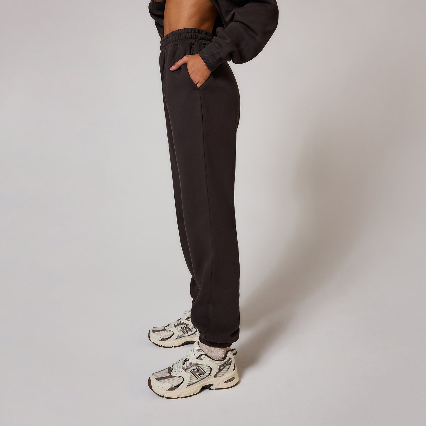 ALL SZN Bio-Jogger mit Bündchen Curvy - Black Coffee