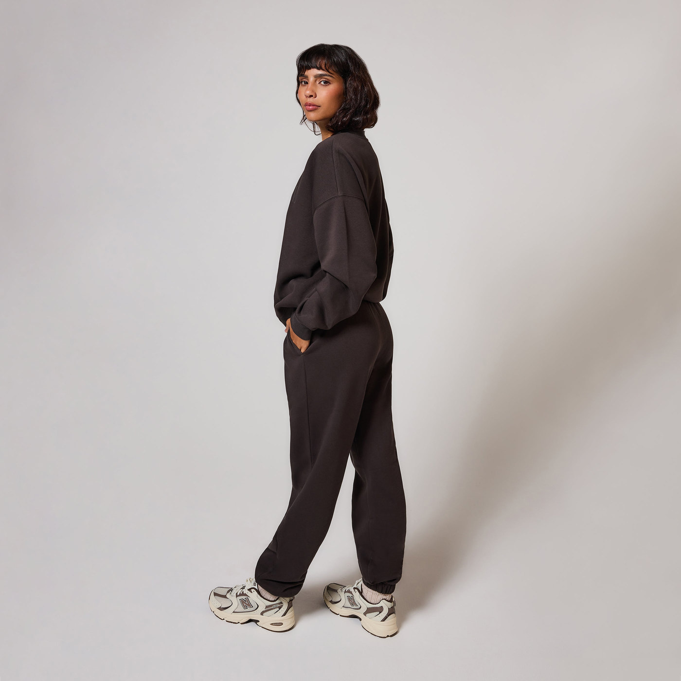 ALL SZN Bio-Jogger mit Bündchen - Schwarzer Kaffee