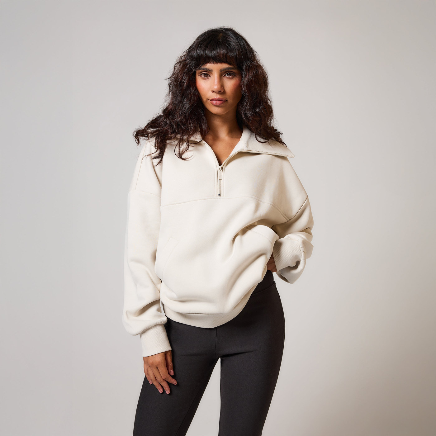 ALL SZN Übergröße 1/4 Zip Bio-Sweatshirt Curvy - Ecru