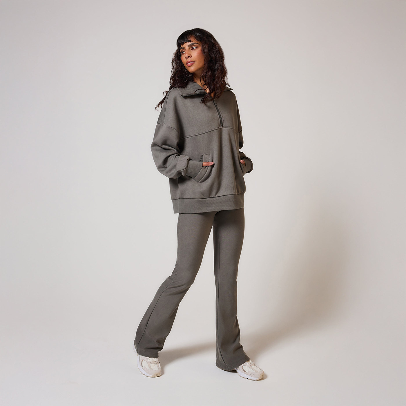 Oversize-Sweatshirt aus Bio-Baumwolle mit 1/4-Reißverschluss – Schiefergrün