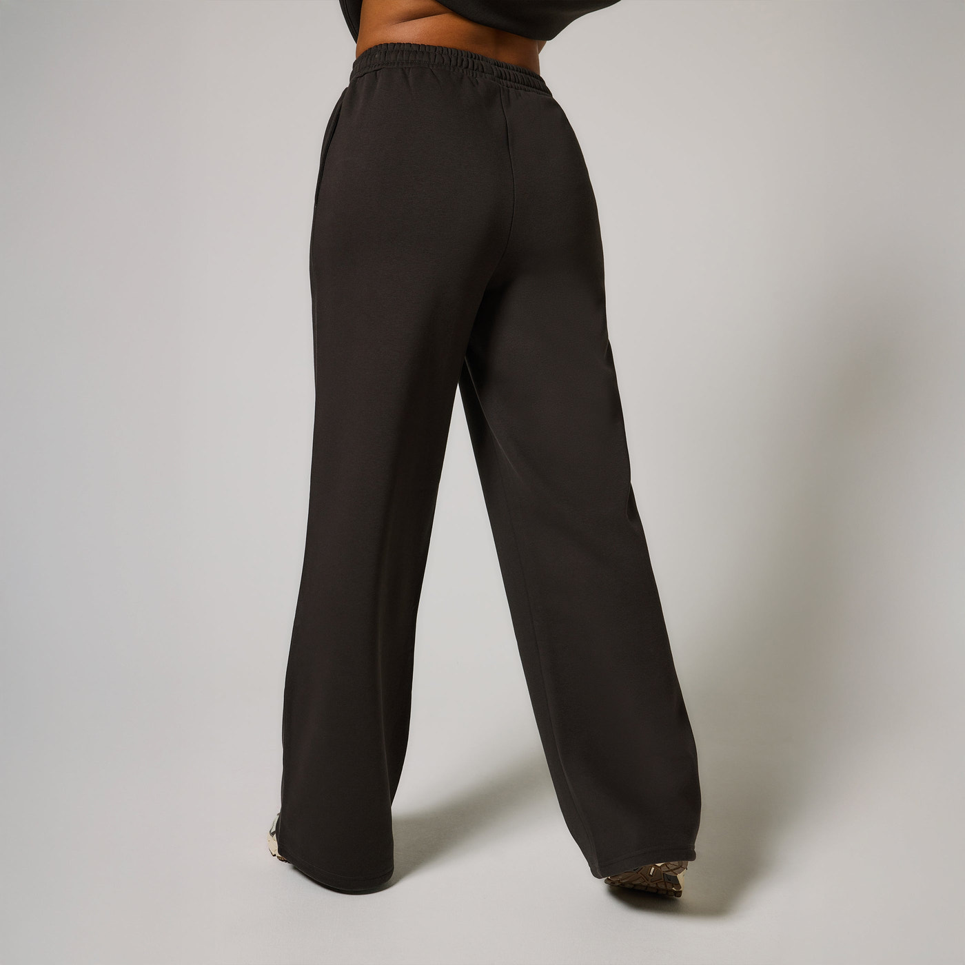 ALL SZN Bio-Jogger mit weitem Bein - Schwarzer Kaffee