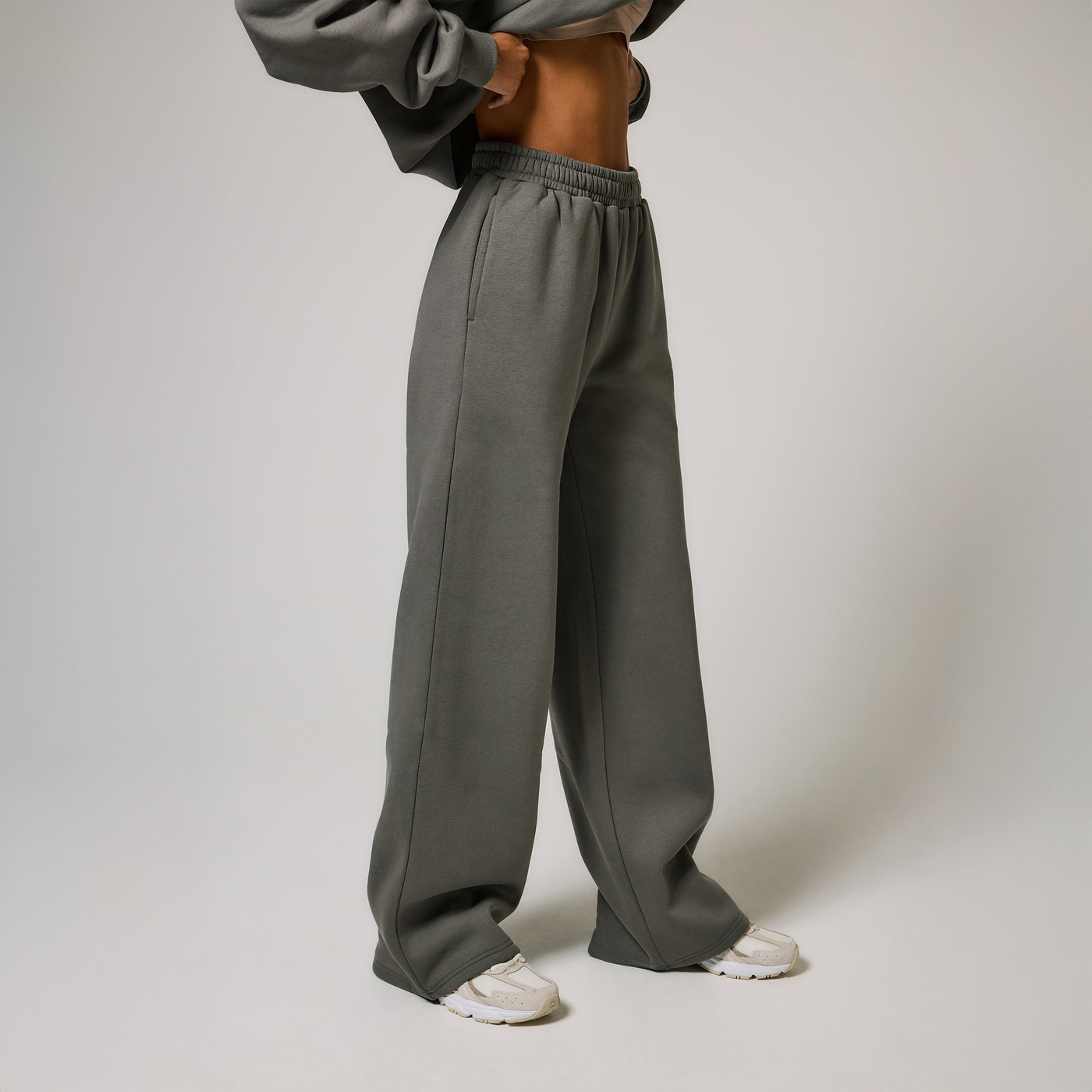 ALL SZN Bio-Jogger mit weitem Bein - Schiefergrün