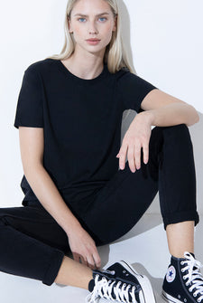 Everyday T-Shirt Curvy-Shirt - Black