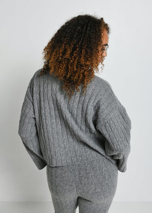 Pullover Mit Zopfstrickmuster - Grauer