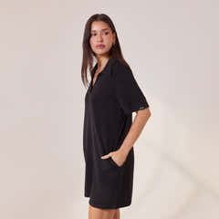 Leichtes Strickkleid mit Kragen – Schwarz